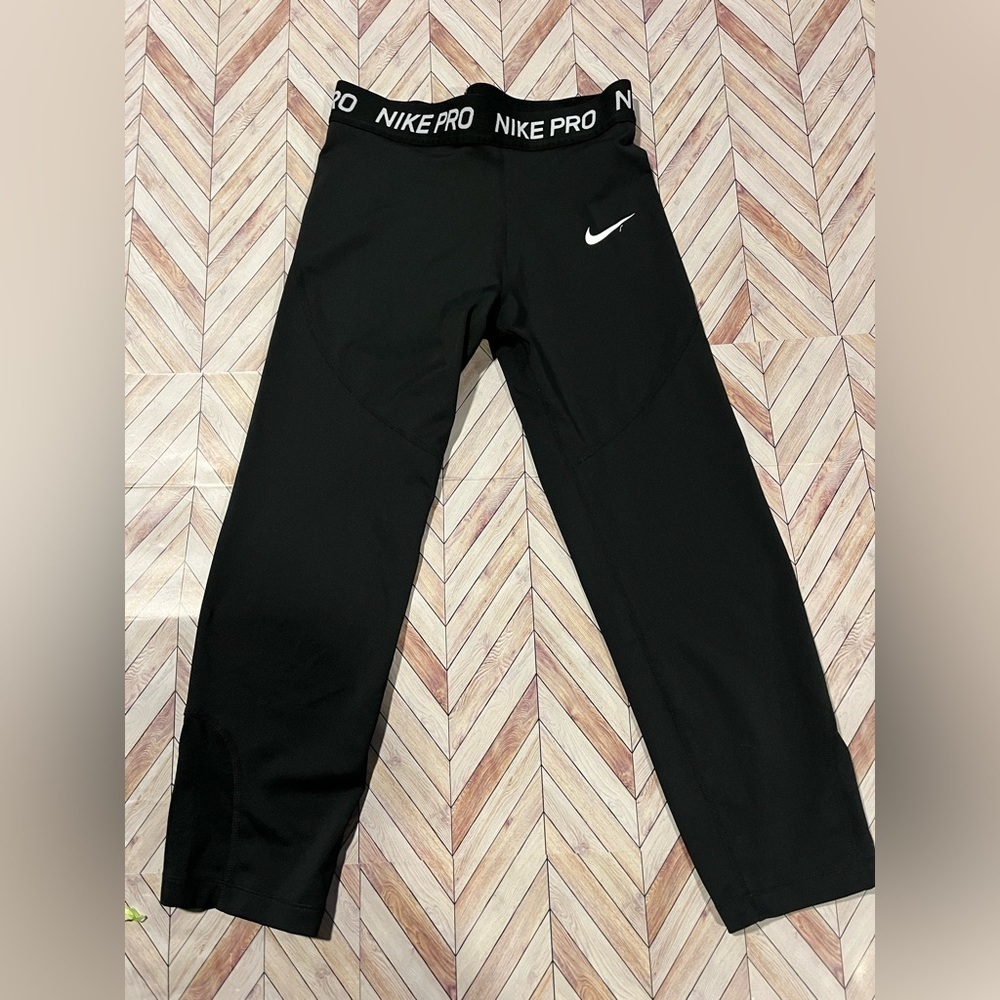 Nwt Nike Pro Dri Fit Cool black Capri pants